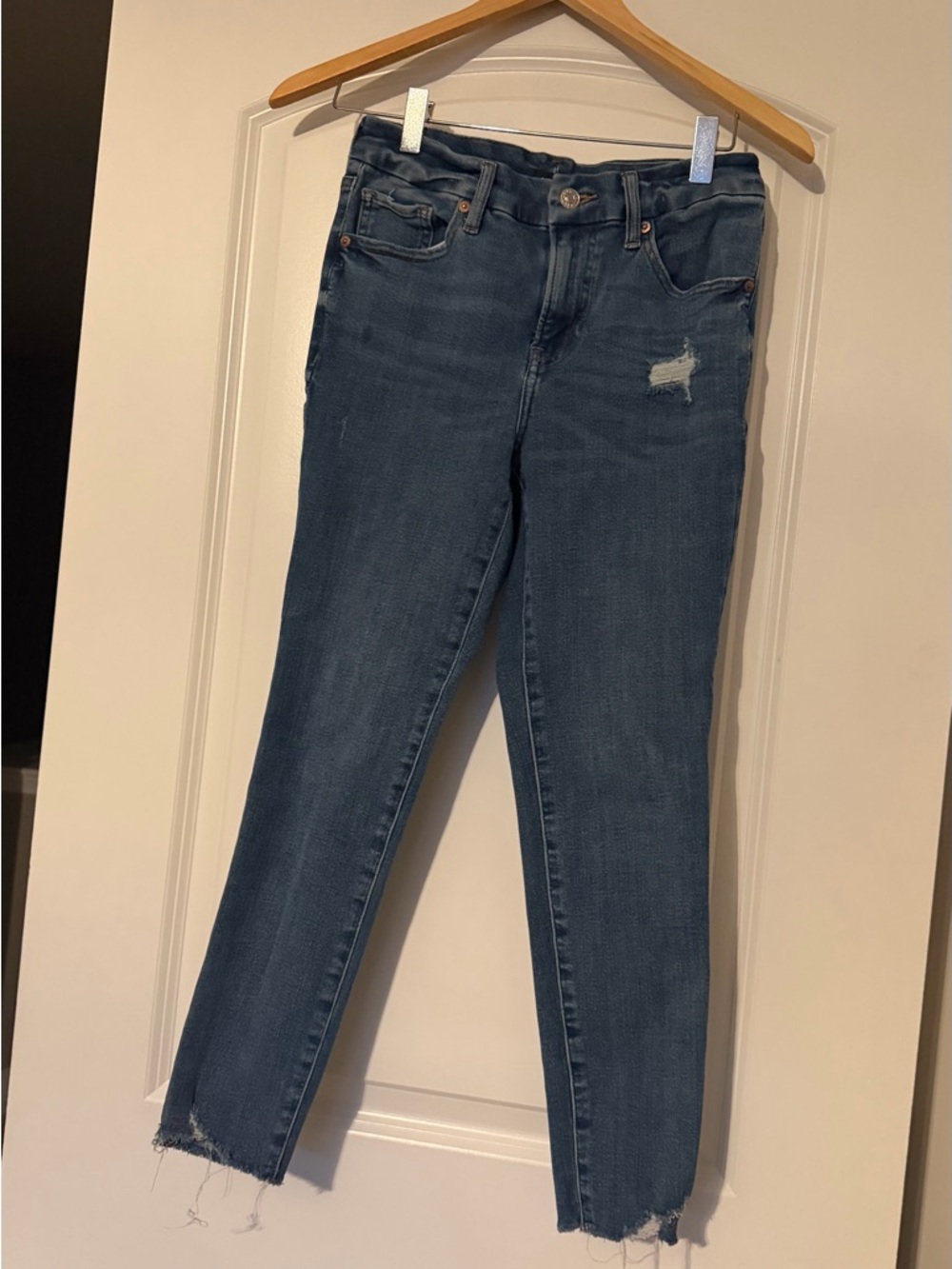 Express Women’s Cropped Distressed Dark Blue Jeans